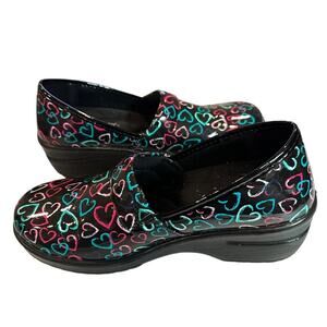 EASY Street Laurie clogs multi colored open heart faux patent platform size 9m